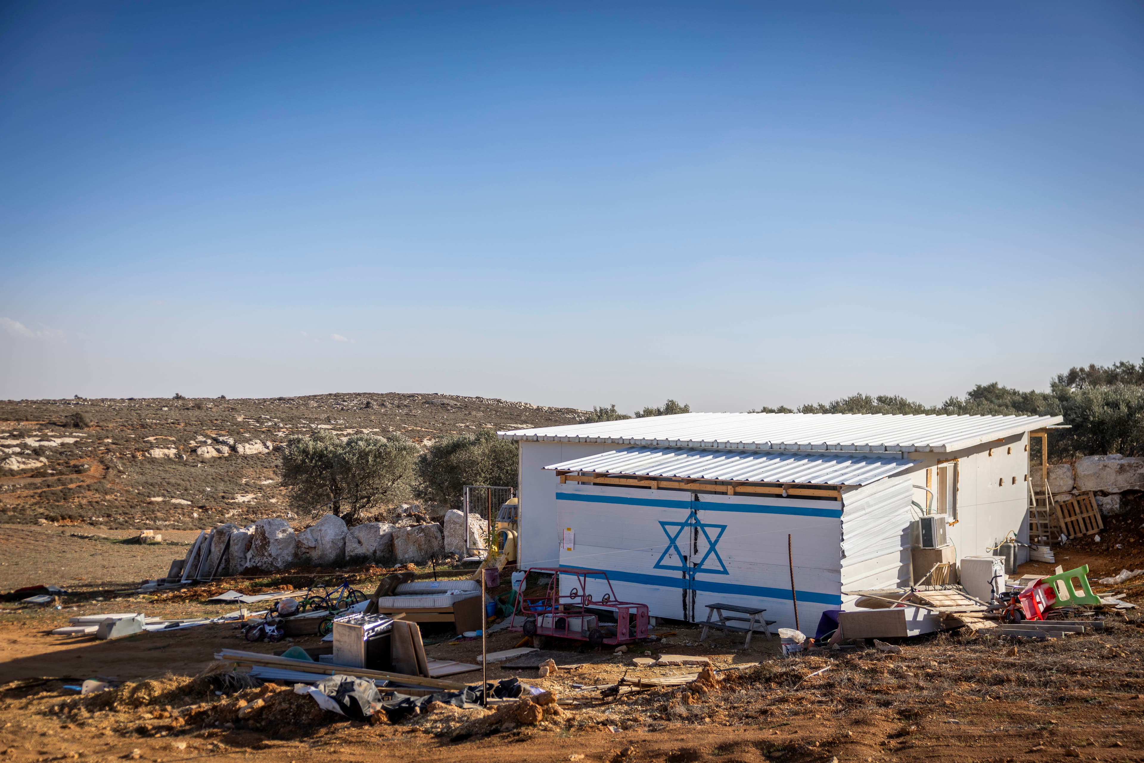 Alternative text missing