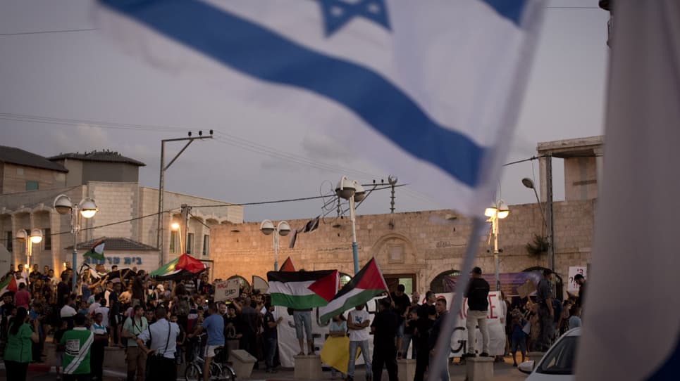 Alternative text missing