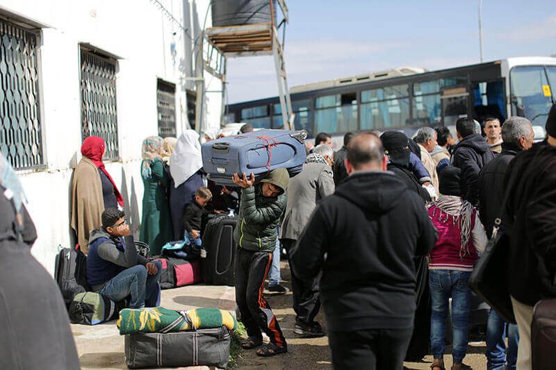  Reisende am Rafah Übergang zwischen Gaza und Ägypten, 12. Februar 2017. Foto: Activestills