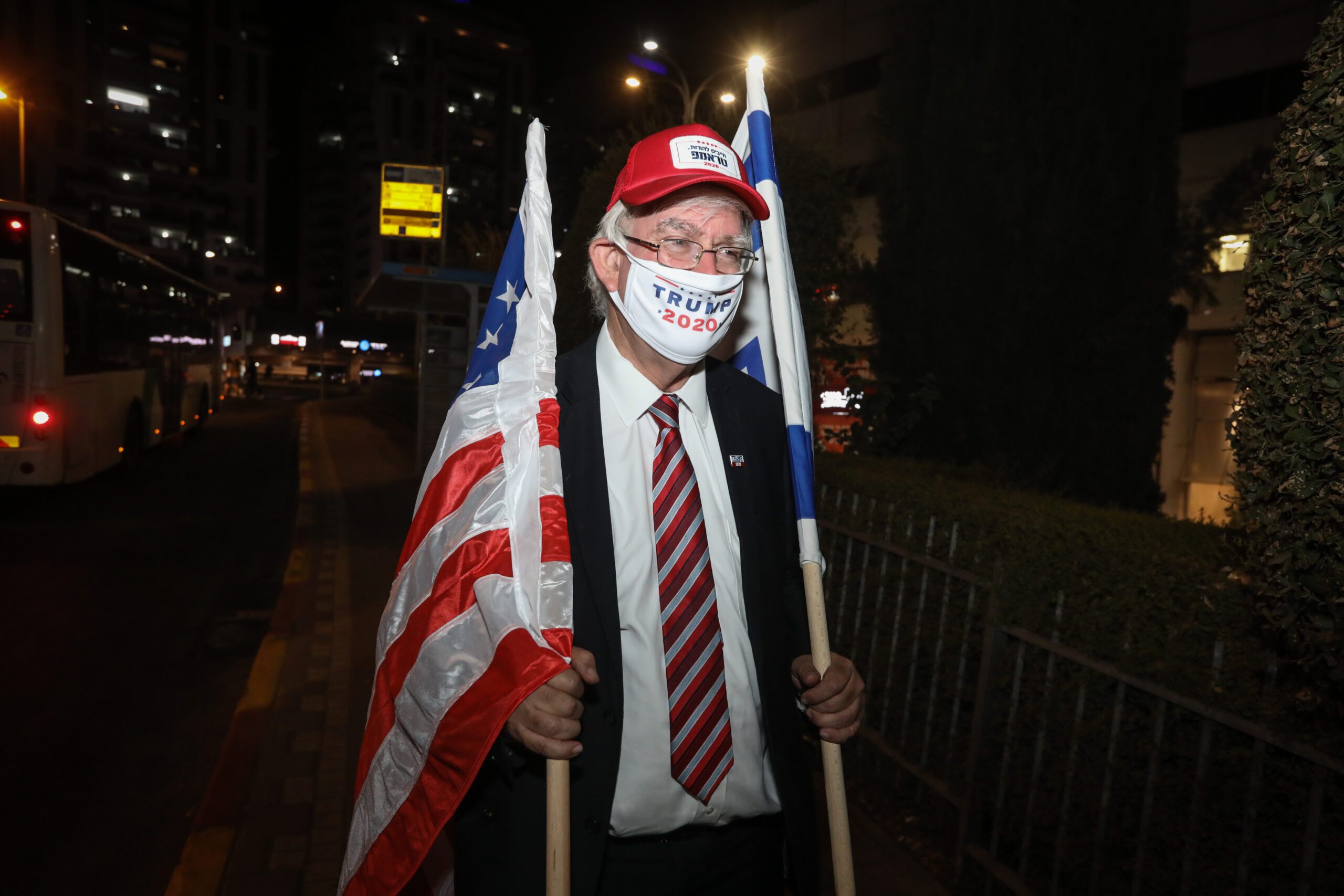Israelische Trump-Anhänger bei einer Solidaritätskundgebung am 2. November 2020 in Beit Shemesh vor den US-Präsidentschaftswahlen. Foto: Yaakov Lederman/Flash90.