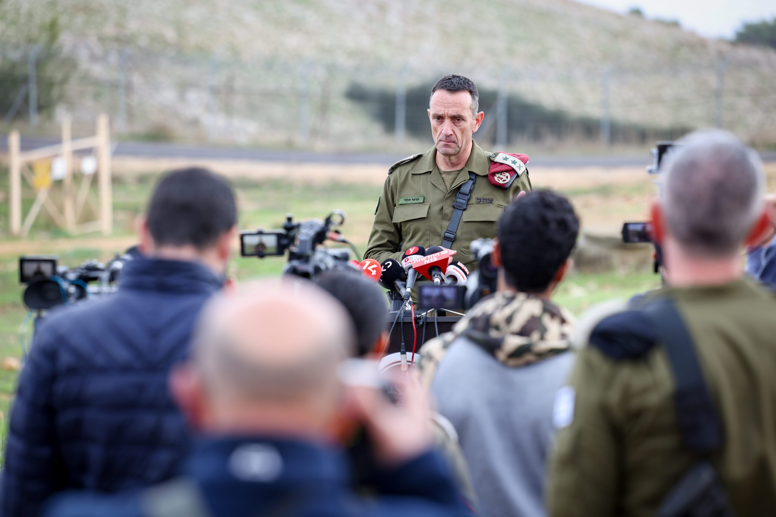 IDF-Generalstabschef Herzi Halevi während eines Besuchs beim Nordkommando. 28. November 2023. (David Cohen/Flash90)