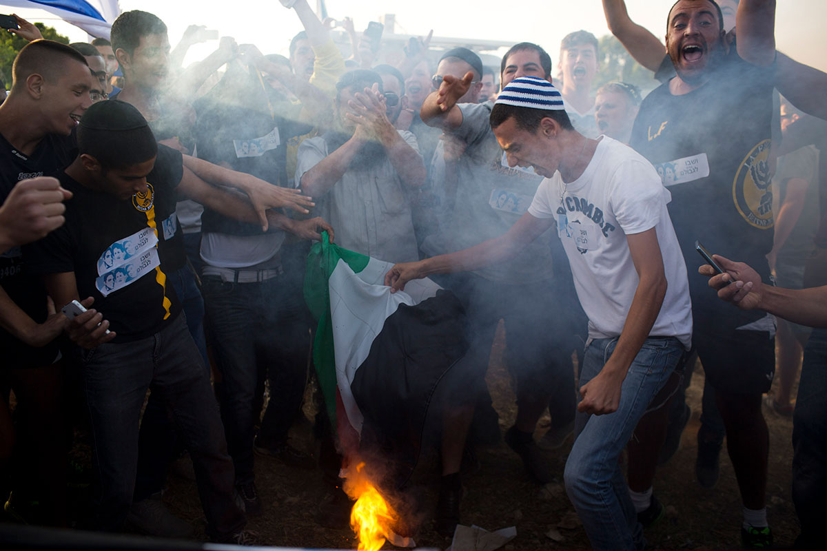  Demonstration von rechten Israelis in der Nähe von Bethlehem in Reaktion auf die gekidnappten Jugendlichen. 2014. Foto: Activestills