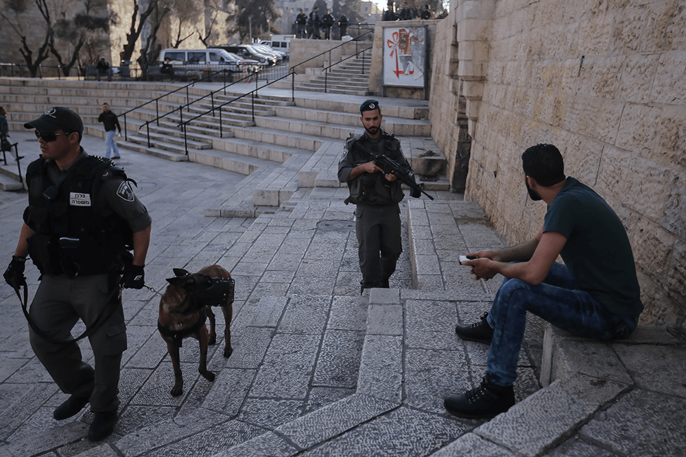  Polizei-Patrouille in der Jerusalemer Altstadt. 2016. Foto: Activestills